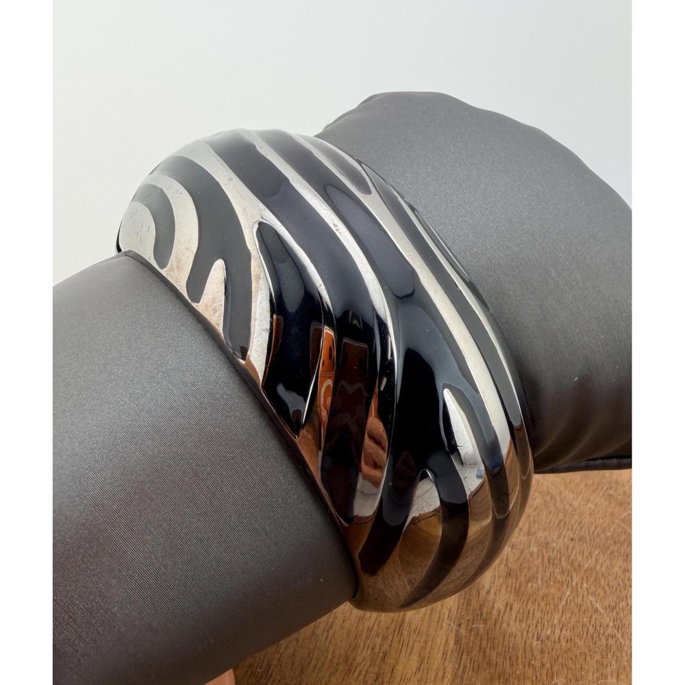 Vintage Zebra Stripe Hinged Bangle Bracelet, Black Enamel Silver Tone Statement